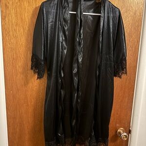 Elegant Black Lace Trim Robe